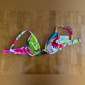 Gabi Fresh X Eloquii Swim Colorful Abstract Underwire Bathing suit Top.